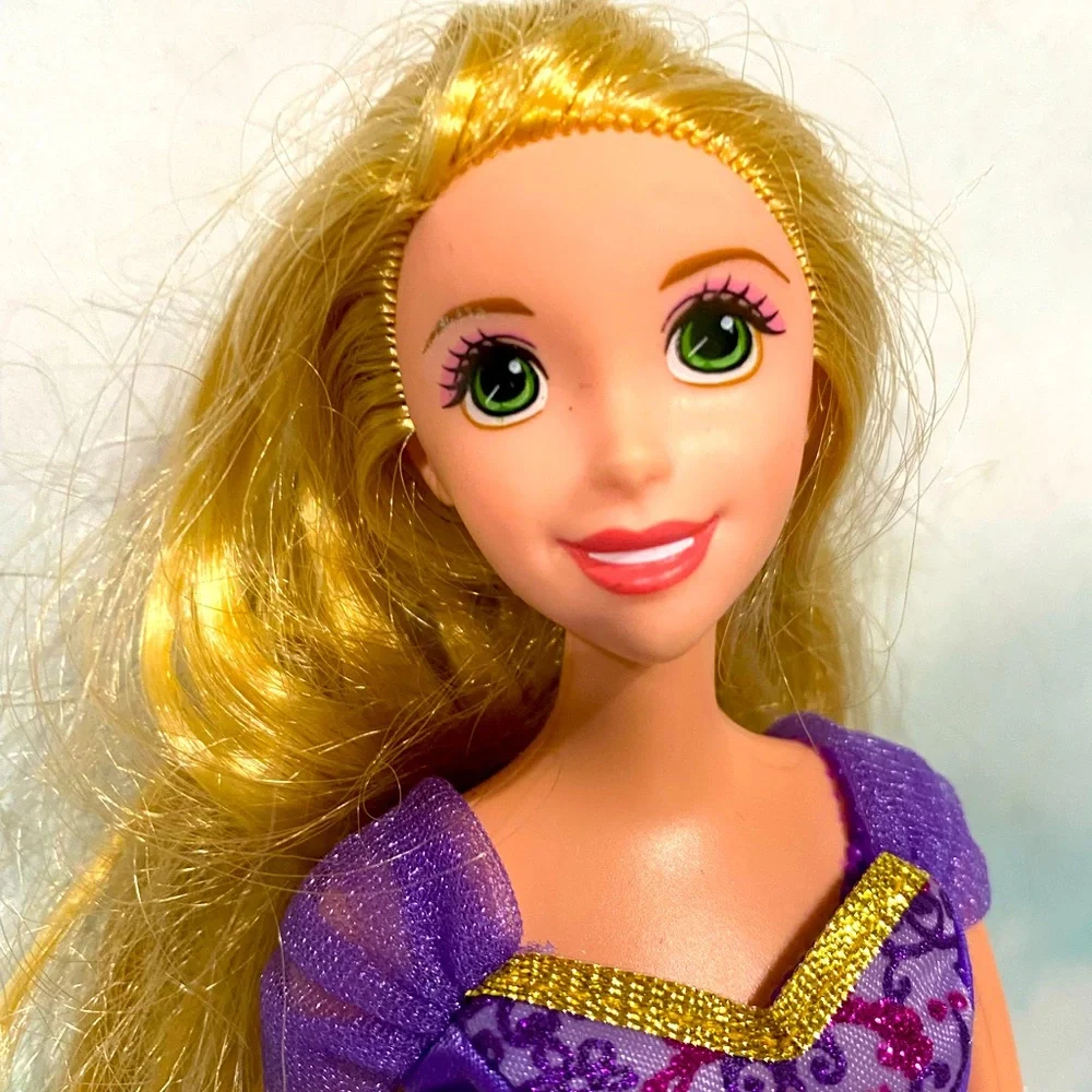 DISNEY VINTAGE 2007 COLLECTABLE RAPUNZEL DOLL by MATTEL - Picture 3 of 11